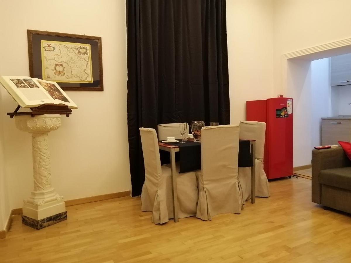 La Dimora Dei Borbone Lejlighed Napoli Eksteriør billede